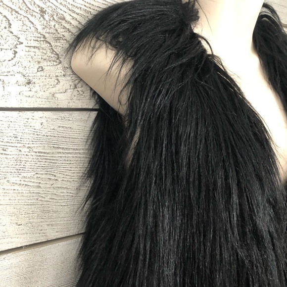 BB Dakota Black Faux Fur Vest Size Small - Picture 2 of 5